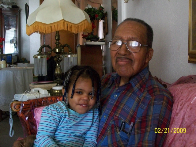 Coleman Woolfolk with his great-granddaughter Dimesha Jones