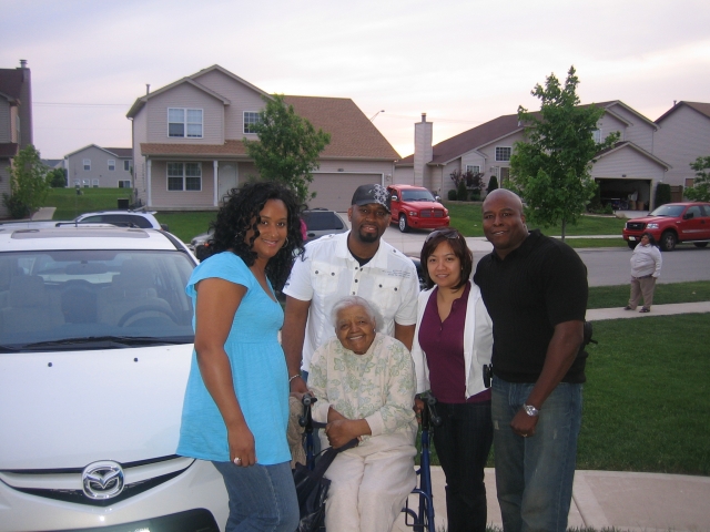 Doris Woolfolk Richardson w/ Danette, Tommy, Jen & Cedric